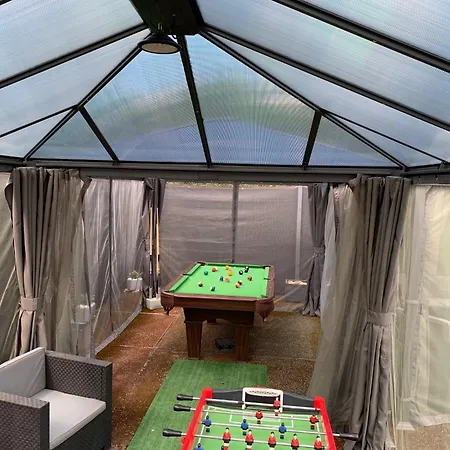 Апартаменты Walnut And Chestnut