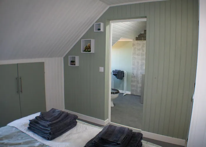 Walnut And Chestnut Appartement