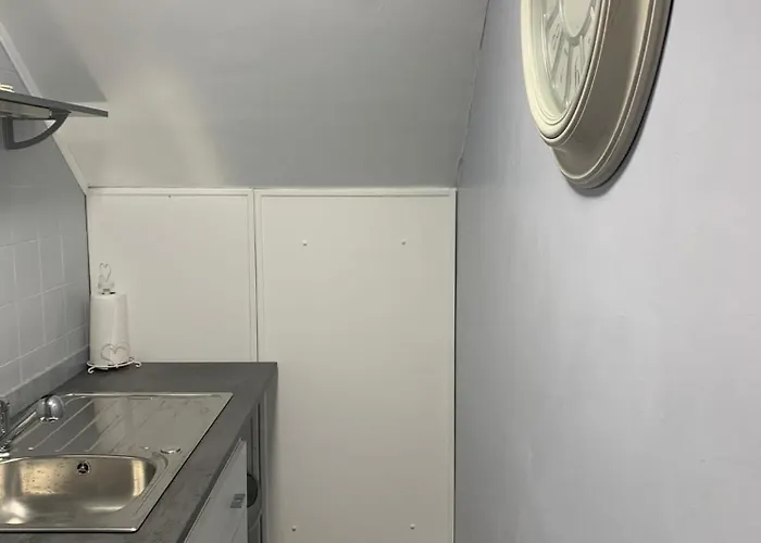 Walnut And Chestnut * Mauzens-et-Miremont