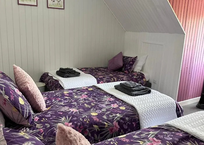 Walnut And Chestnut * Mauzens-et-Miremont